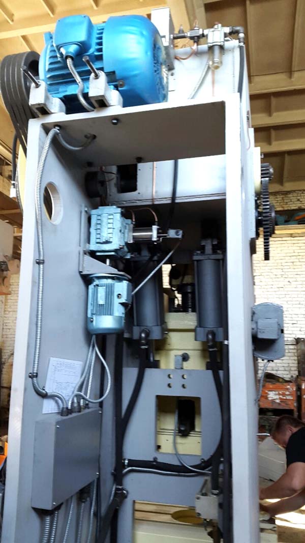 КВ2132 Изображение кривошипного открытого ненаклоняемого пресса